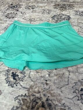 Tasc Performance Women’s green athletic skirt